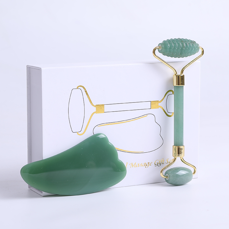 مدلك الوجه بحجر الأفنتورين الط - مراجعة Jade Roller Stone وسعره